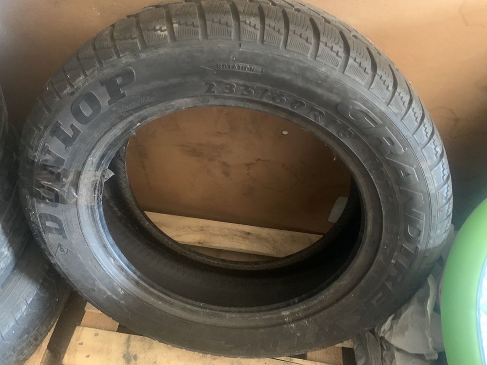 Продам колесо 235/60R18