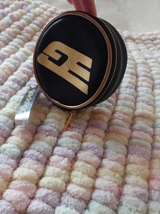 Czarno - złoty, okrągły portfel, portmonetka