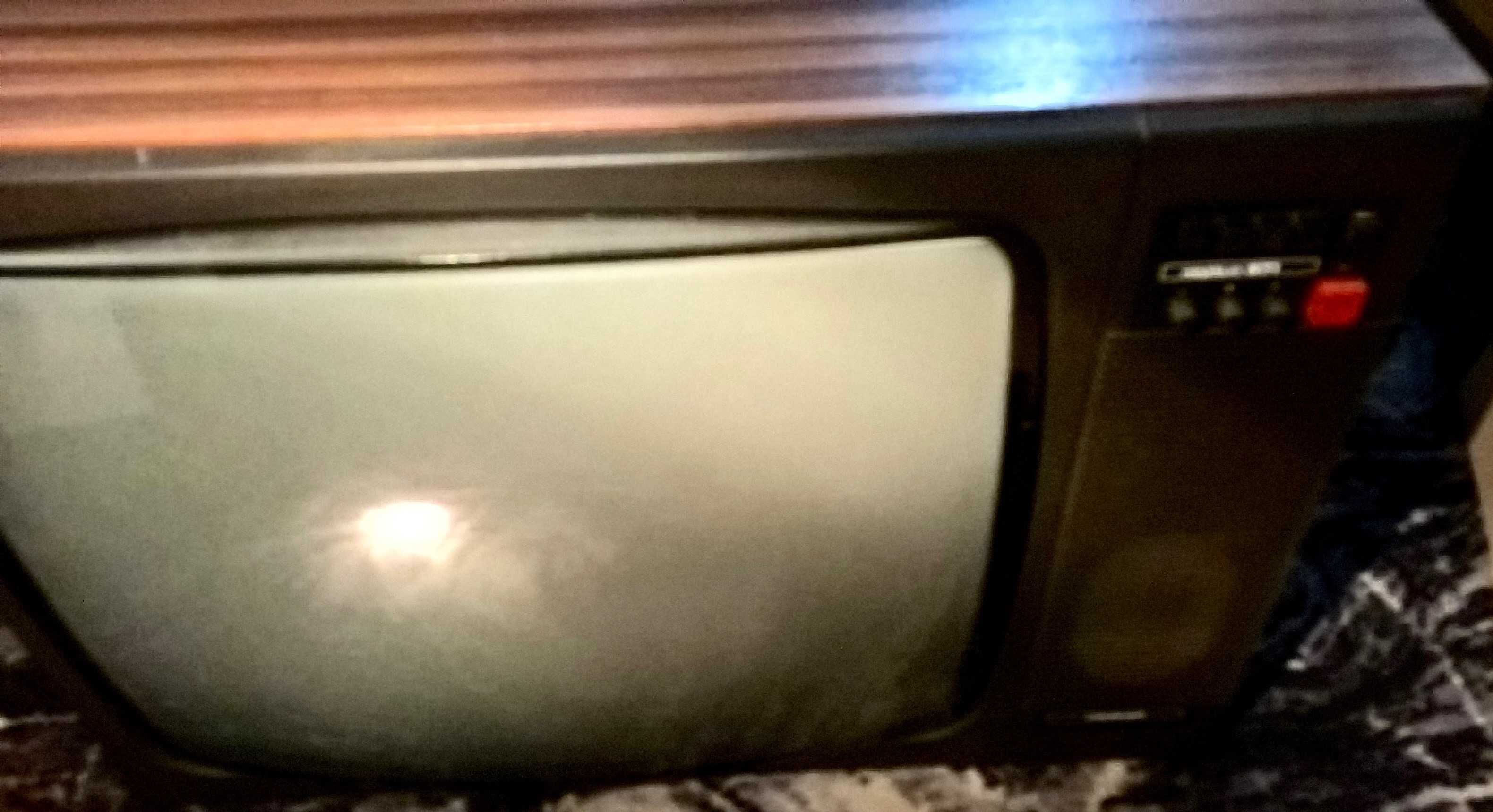 Telewizor Neptun 671 czarnobiały, czasy PRL, kompletny uszkodzony