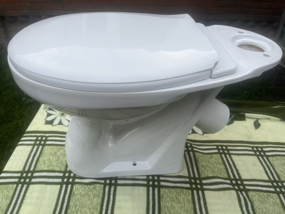 Продам унітаз б/у.