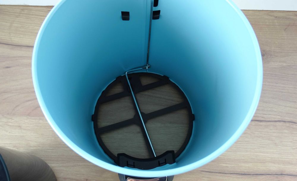 Kosz na śmieci metal Wenko 3l niebieski-wgniecenia