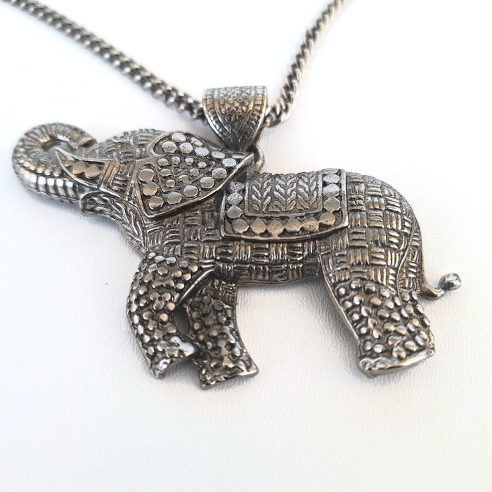 Łańcuszek z wisiorkiem "słoń". Warszawa