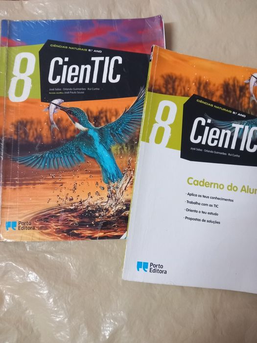 Livros escolares - 8°ano
