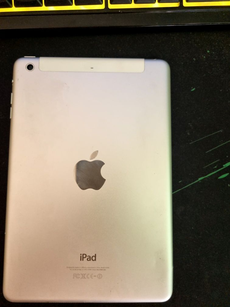 Продам IPad mini 32 gb