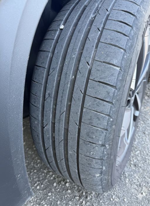 Pneus 235 / 50 / 19 99v Hankook meio uso