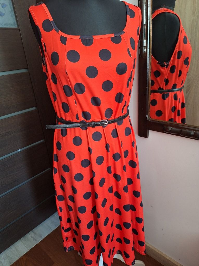 Nowa sukienka w grochy. XL