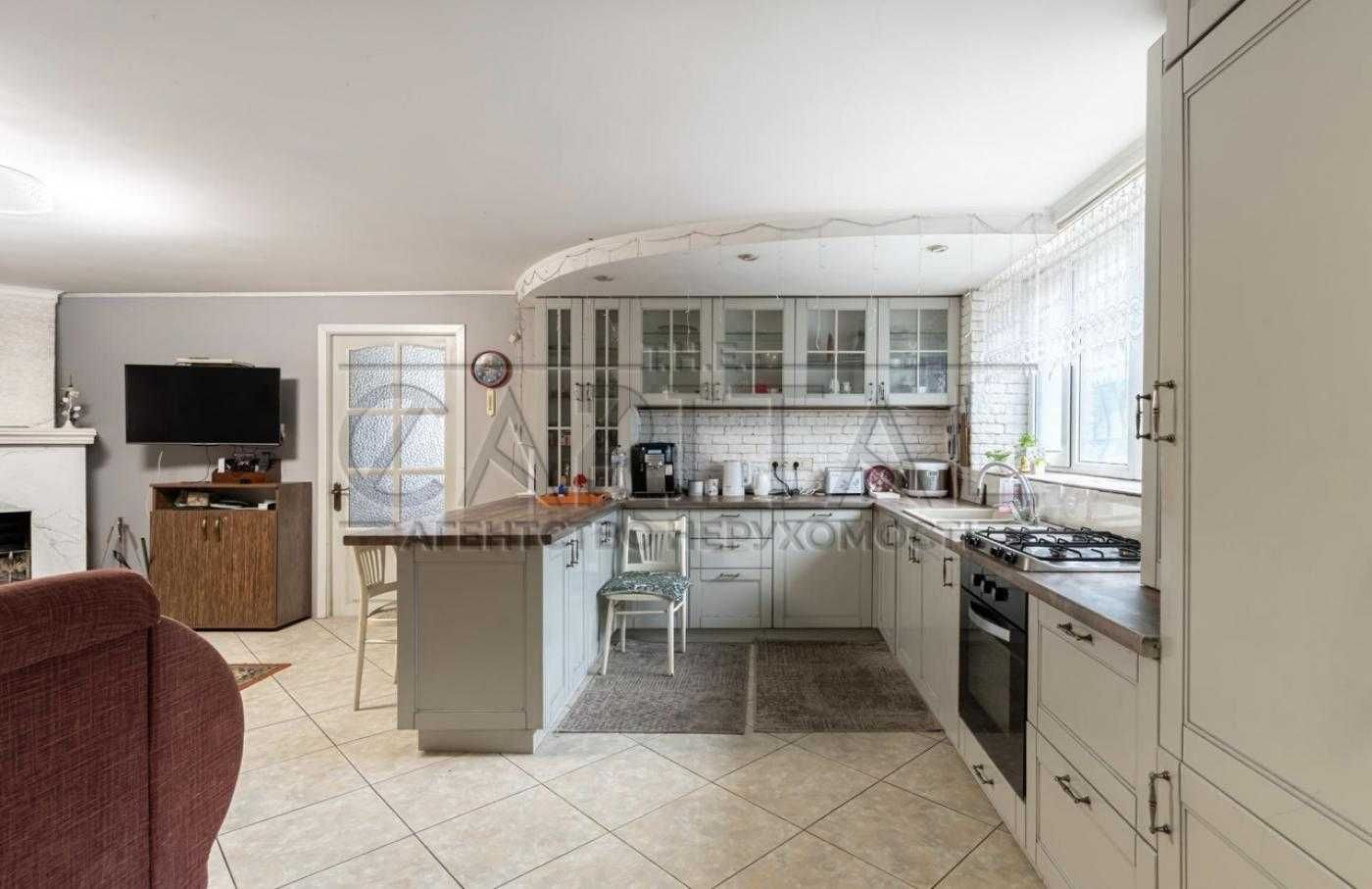 Продаж будинку | Осокорки, 5 кімнат, сад, 3 поверхи, 210 м²