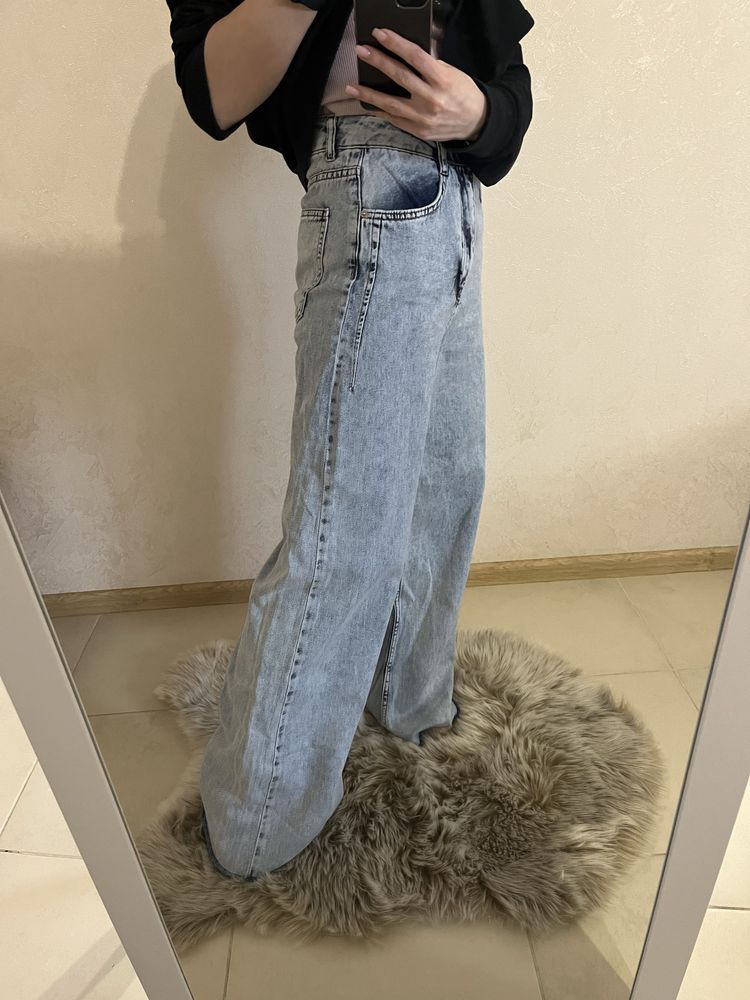 Широкі джинси