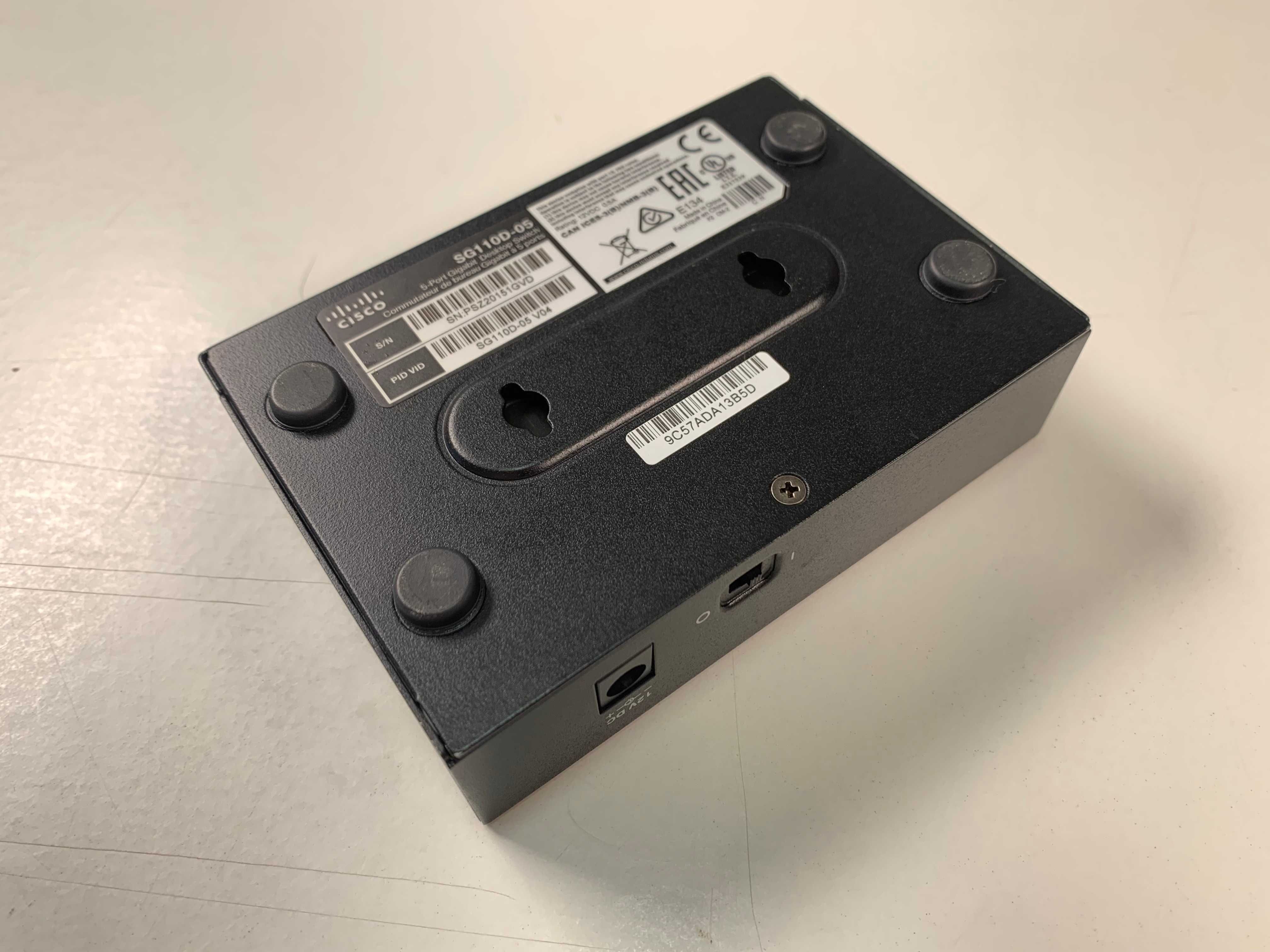 Switch Cisco 5 Portas SG110D-05.