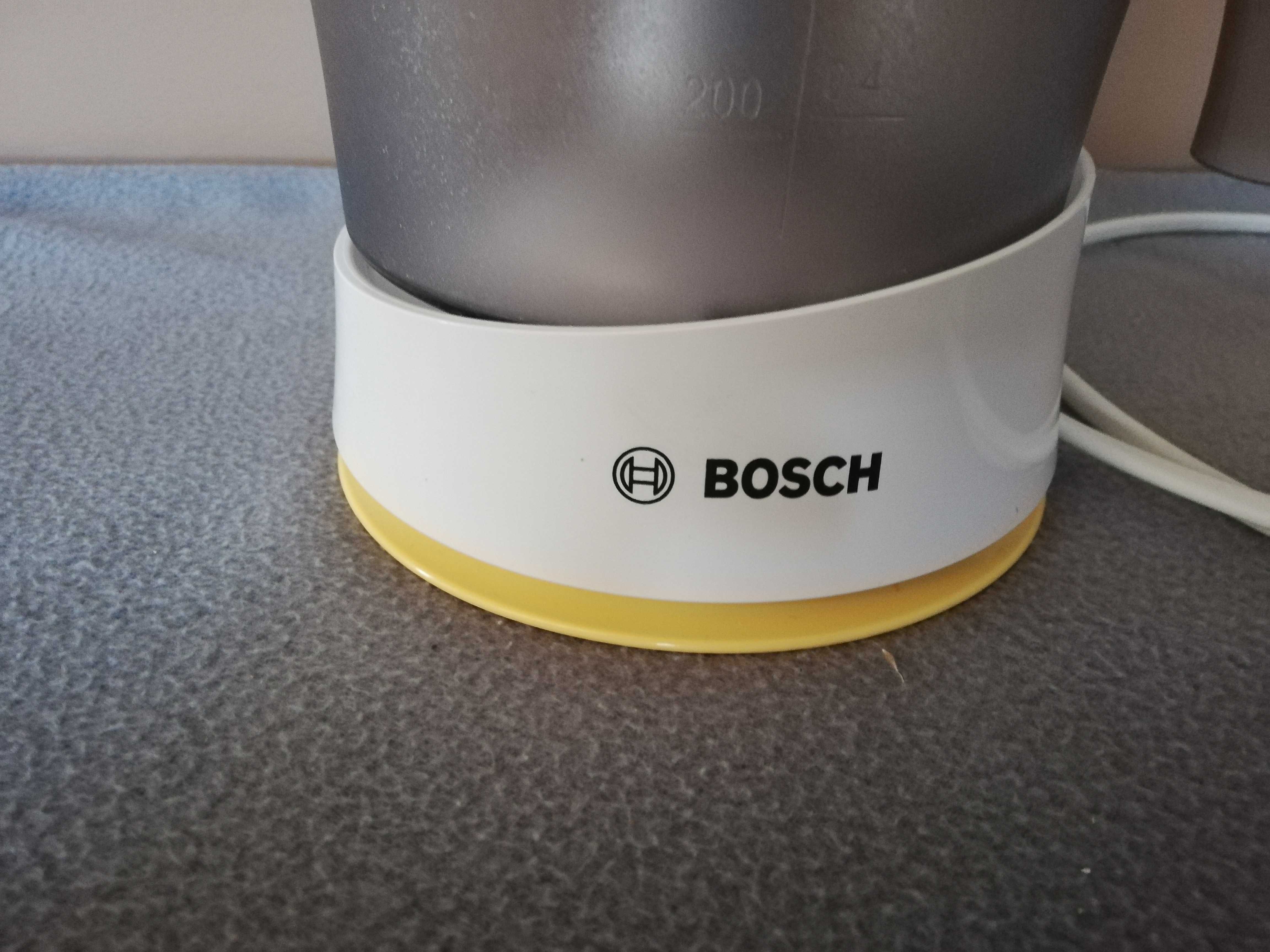 Wyciskarka do cytrusów Bosch MCP 3500 biały