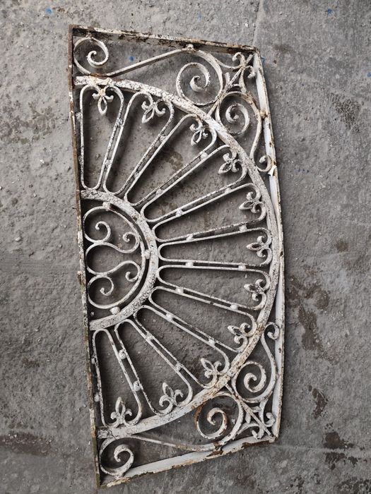 Grade em ferro antiga