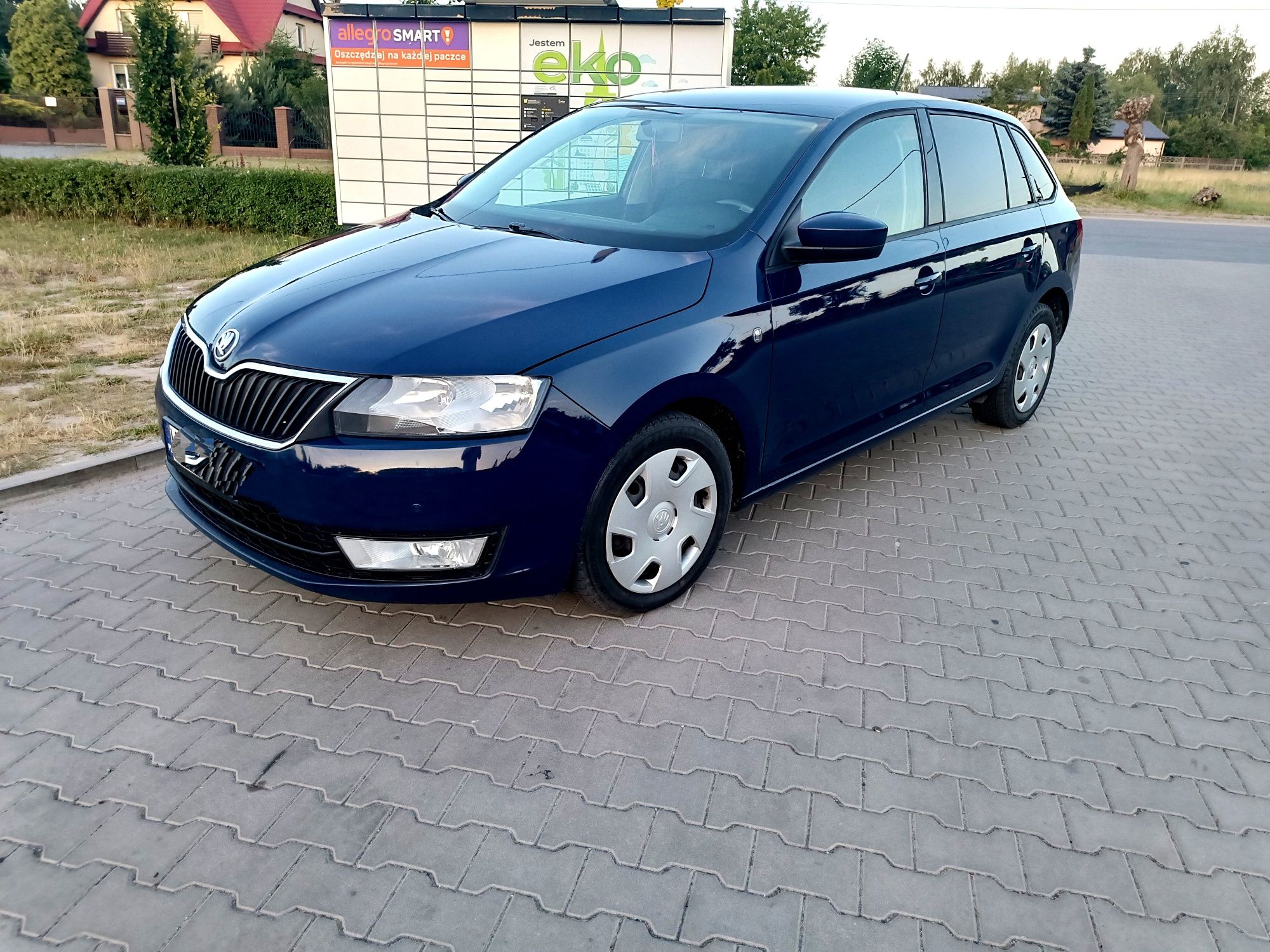 Zamienię lub sprzedam Skoda Rapid 1.6tdi Hatchback 2014r
