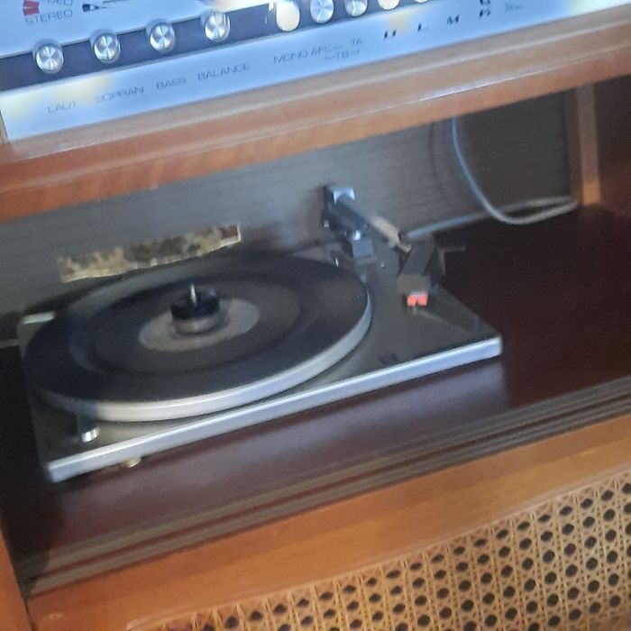 Piękna radiola ludwikowska radio z gramofonem sprawne