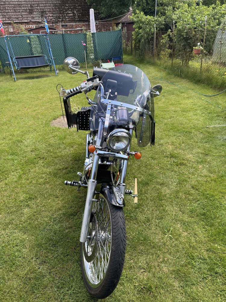 Suzuki Intruder 800