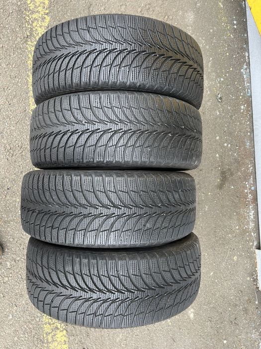 Шини зима 215 55 r17 Goodyear
