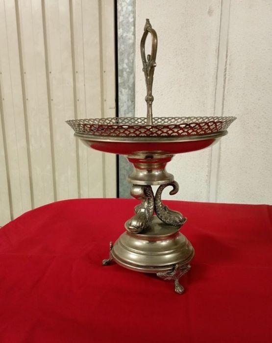 Peças antigas em metal