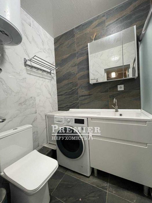 В продаже дом на берегу моря.