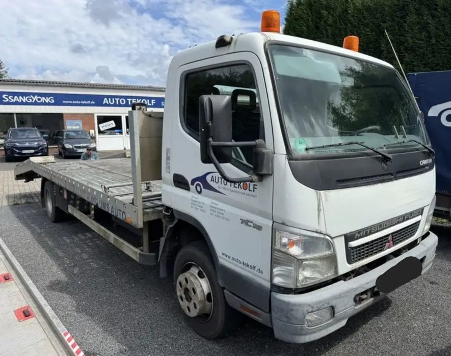 Mitsubishi Canter Fuso Pronto Socorro / Reboque