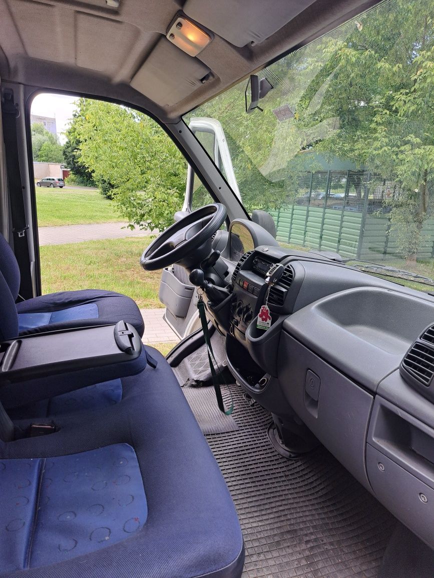 Bus Peugot Boxer 2/2 D dizelisel