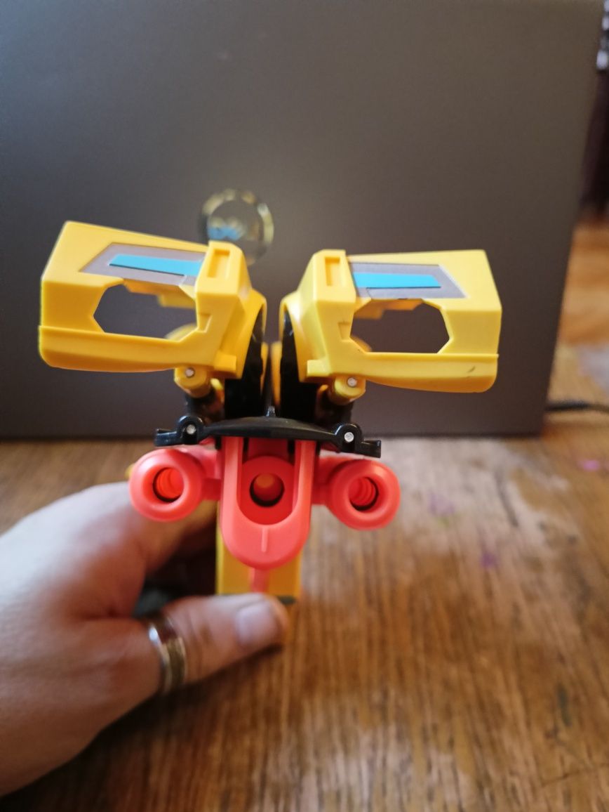 Transformers Bumblebee oryginalny Hasbro wyrzutnia strzałek pistolet