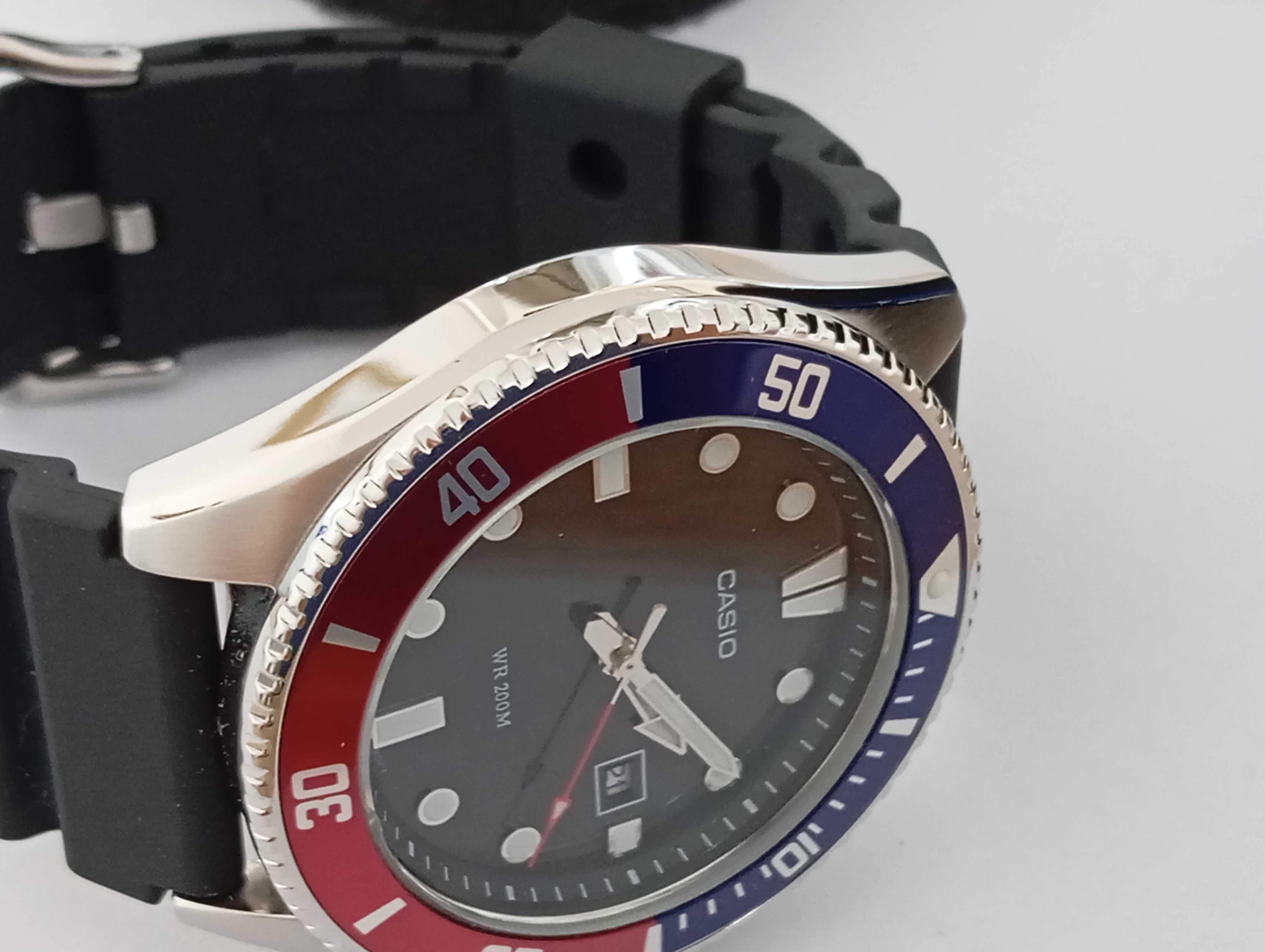 Zegarek Casio MDV-101 tzw. Pepsi