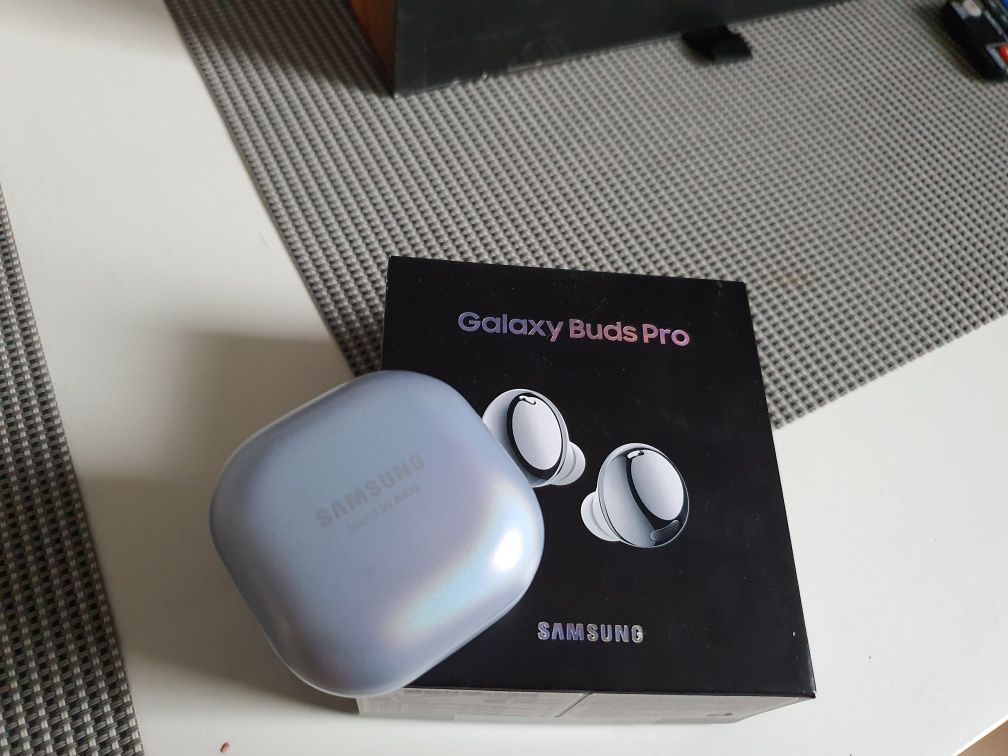 Samsung Galaxy Buds Pro srebrne