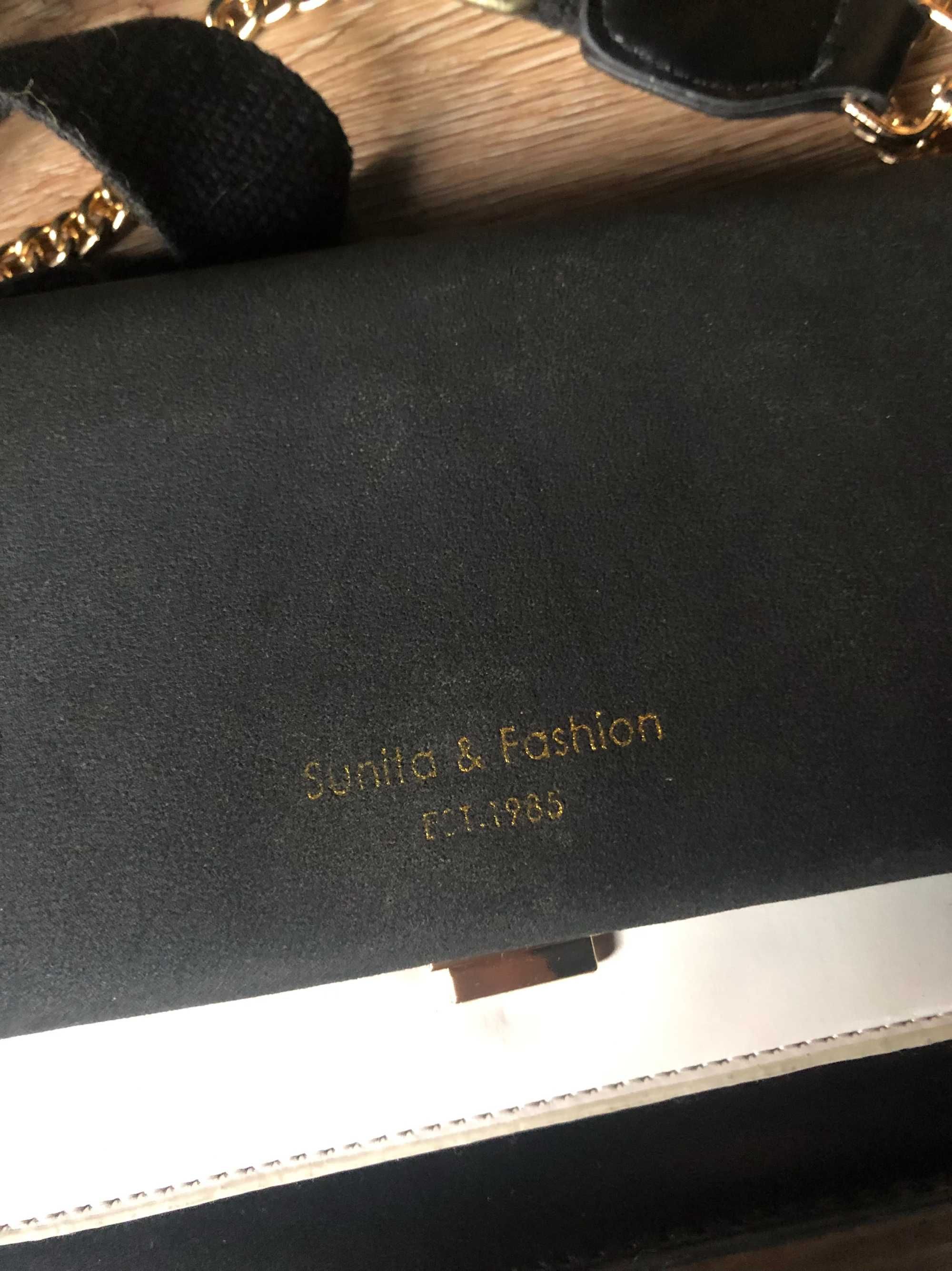 Sunita & Fashion czarno-biała mała torebka z odpinanymi paskami BDB