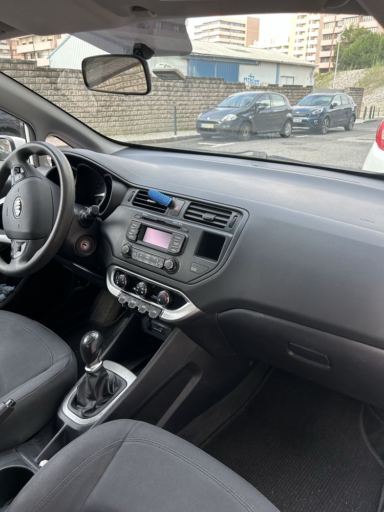 Kia Rio 1.1 CRDi EX Diesel branco único proprietário