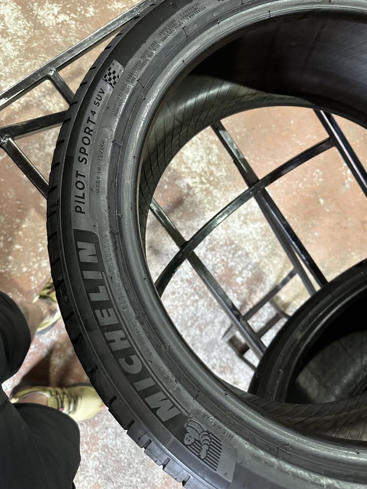 Шины Бу 255 40 235 45 R 20 Michelin pilot sport 4