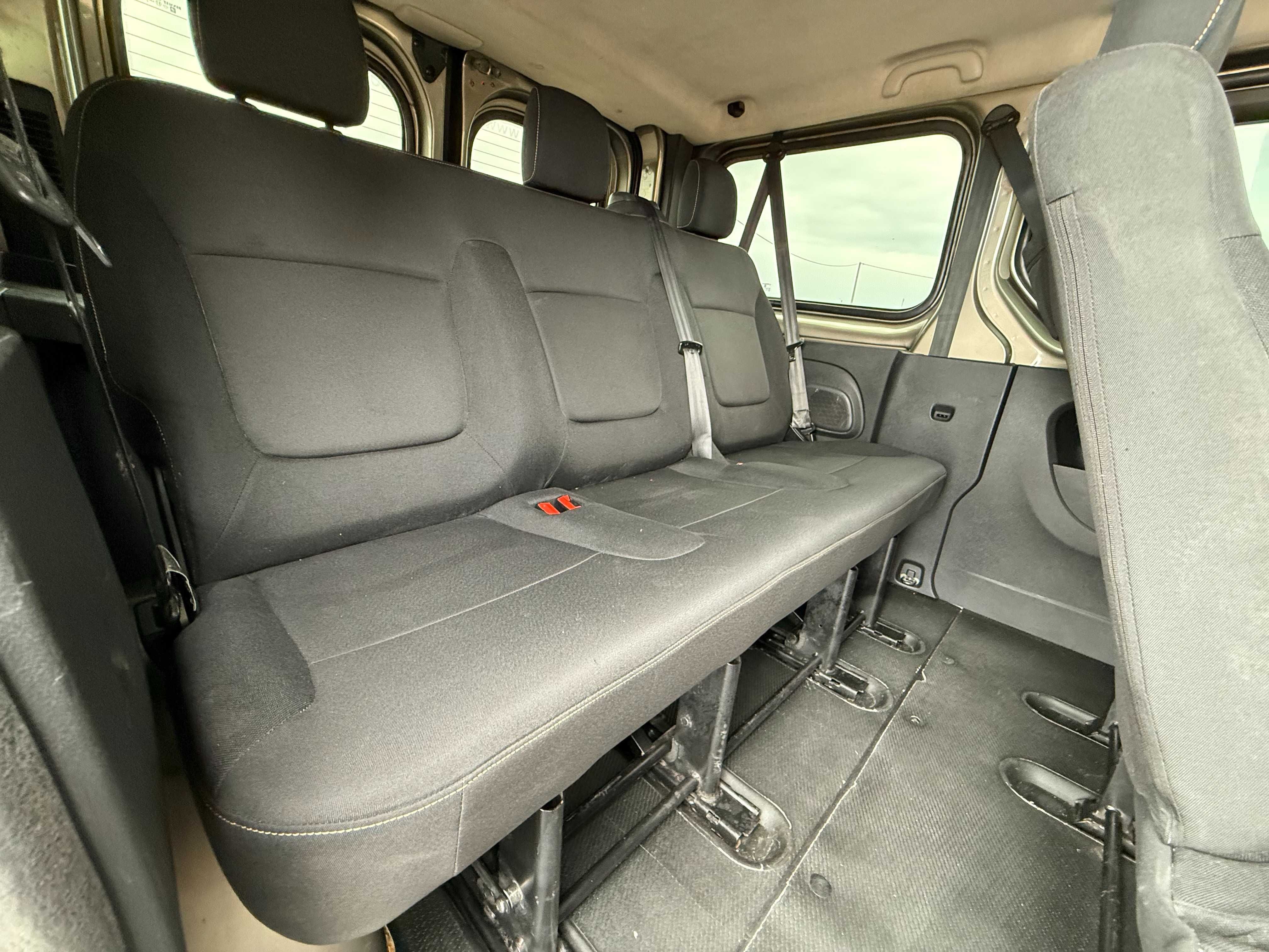 Renault Trafic  2015 Оригінальний пасажир