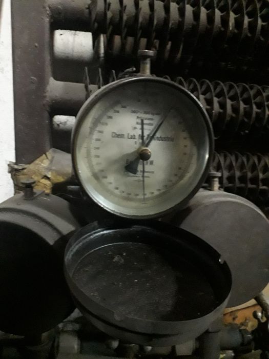 Zabytkowa prasa hydrauliczna