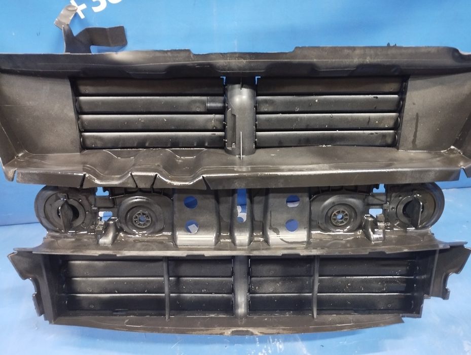 Жалюзі заслінки повітряні Ford Escape 3 передня Форд Ескейп Розборка