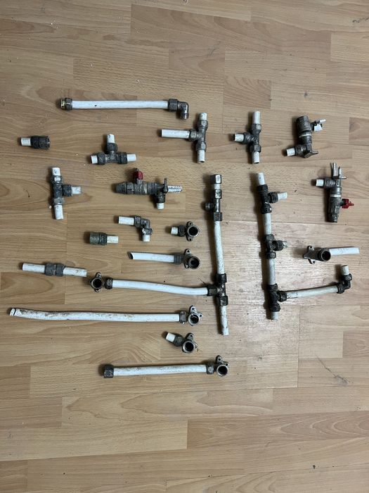 Сантехнічні зєднання, фітінги, зєднувачі обжимні комплект