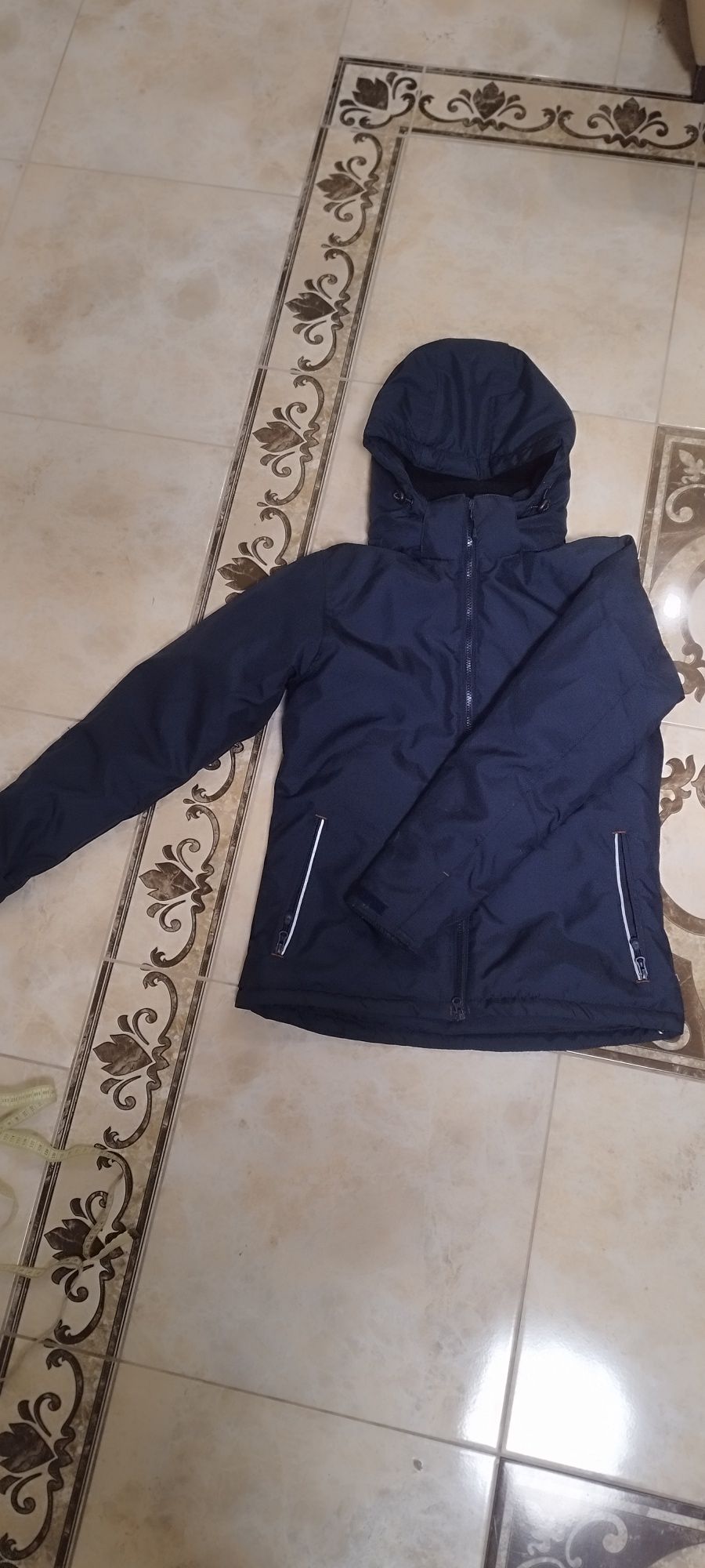 Продам чоловічу куртку.