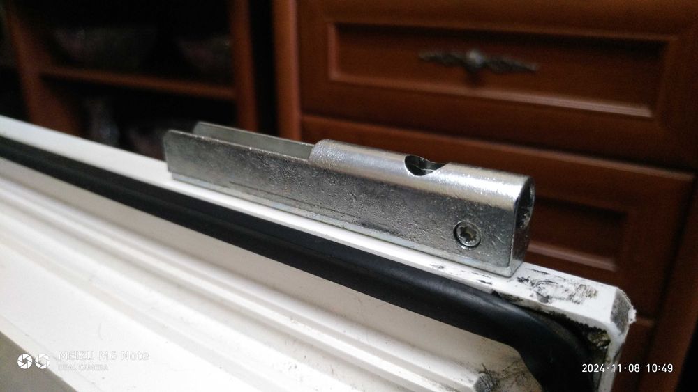 Профессиональный ремонт пластиковых окон и дверей в Кривом Роге.