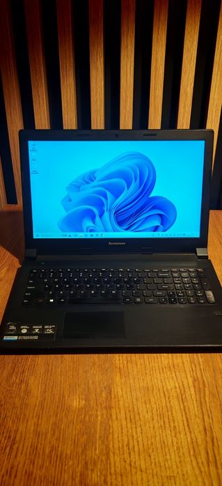 Laptop Lenovo / Intel 4 gen / 4GB / SSD / Win 11 / Bat 2h