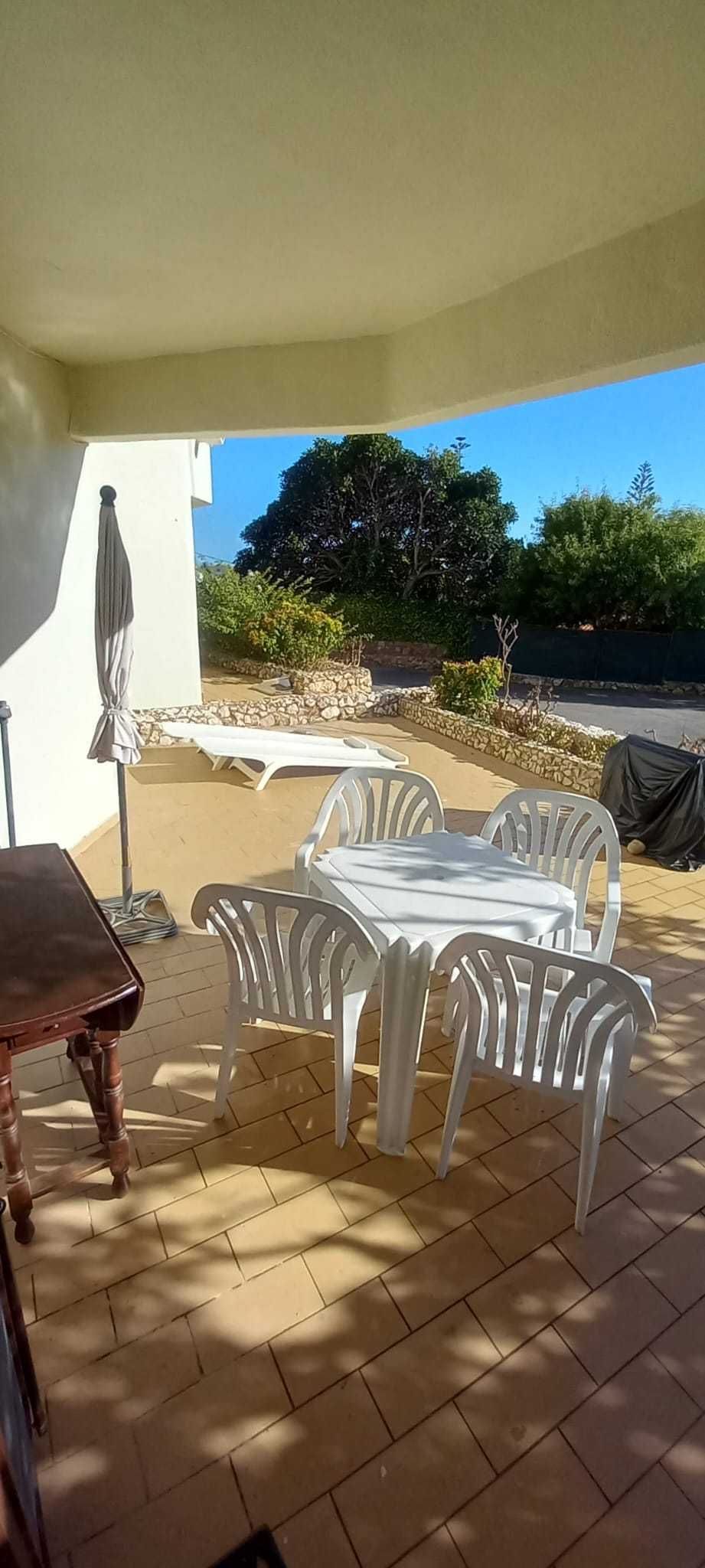Algarve na Praia do Carvoeiro - T2 em condominio privado Portimão