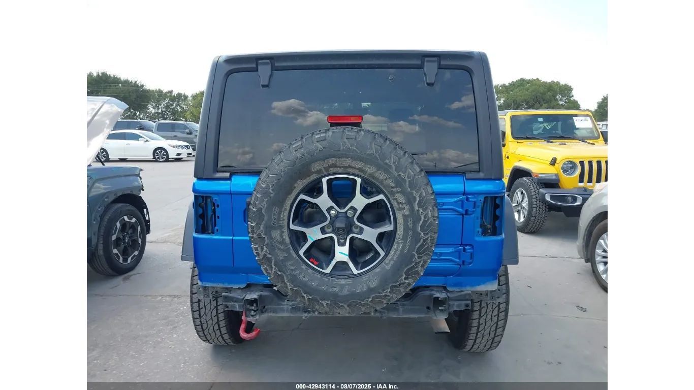 Jeep Wrangler RUBICON 2019 / NISKA AKCYZA / Mała szkoda tyłu pojazdu