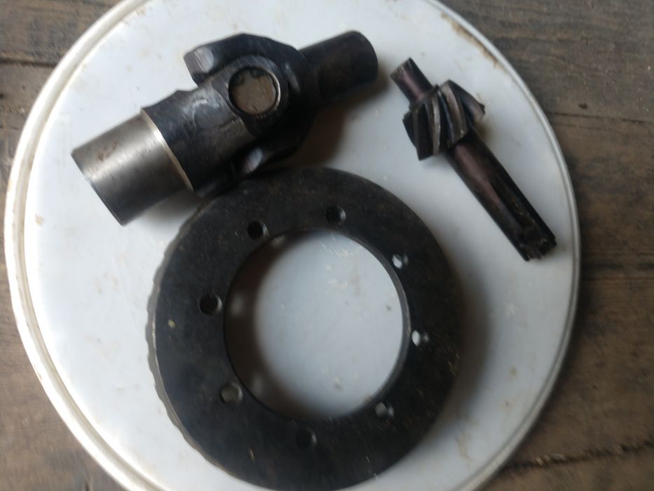 Карданная планетарная пара 8 зубьев и карданная вилка СССР К750, Днепр