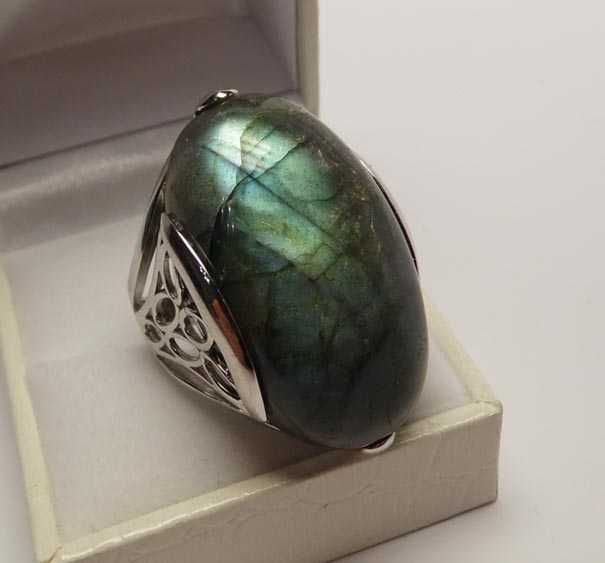 Srebrny pierścionek okazały labladoryt R.16