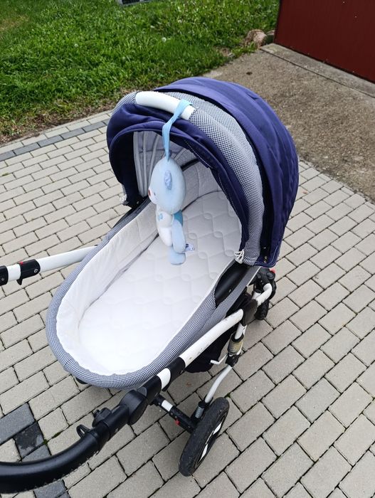 Wózek z gondolą i spacerówką