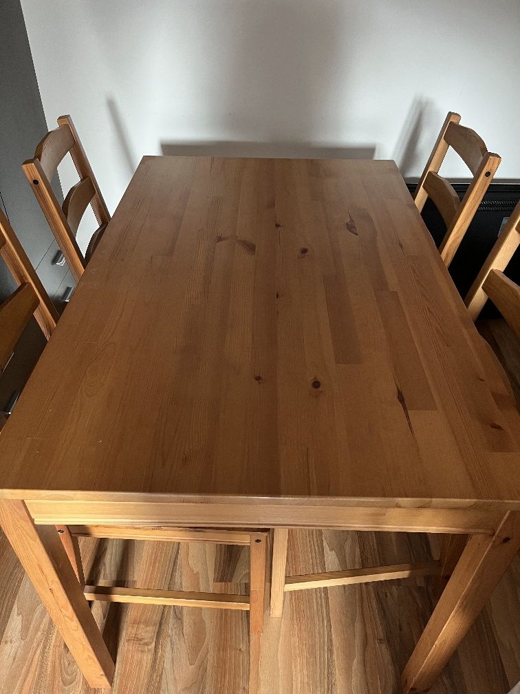 Mesa + 4 cadeiras ikea