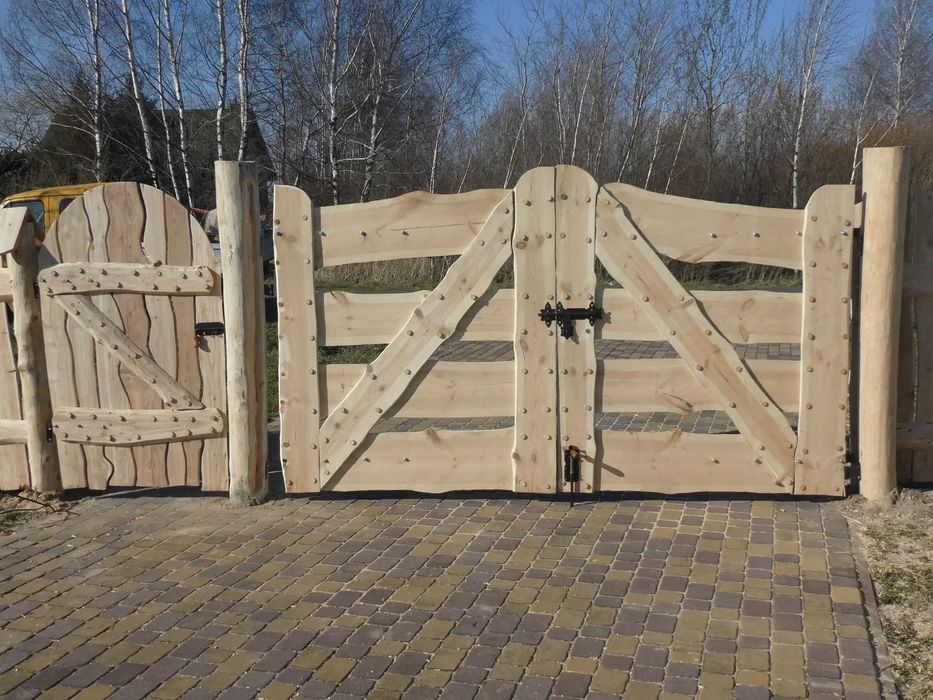 brama drewniana bramy drewniane ogrodzenie ogrodzenie płoty płot