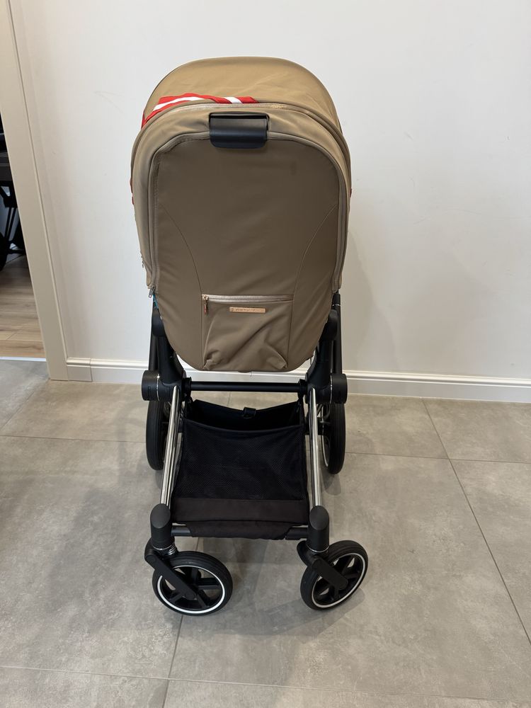 Spacerówka Cybex Priam 4.0 by Karolina Kurkova / Chrome Black