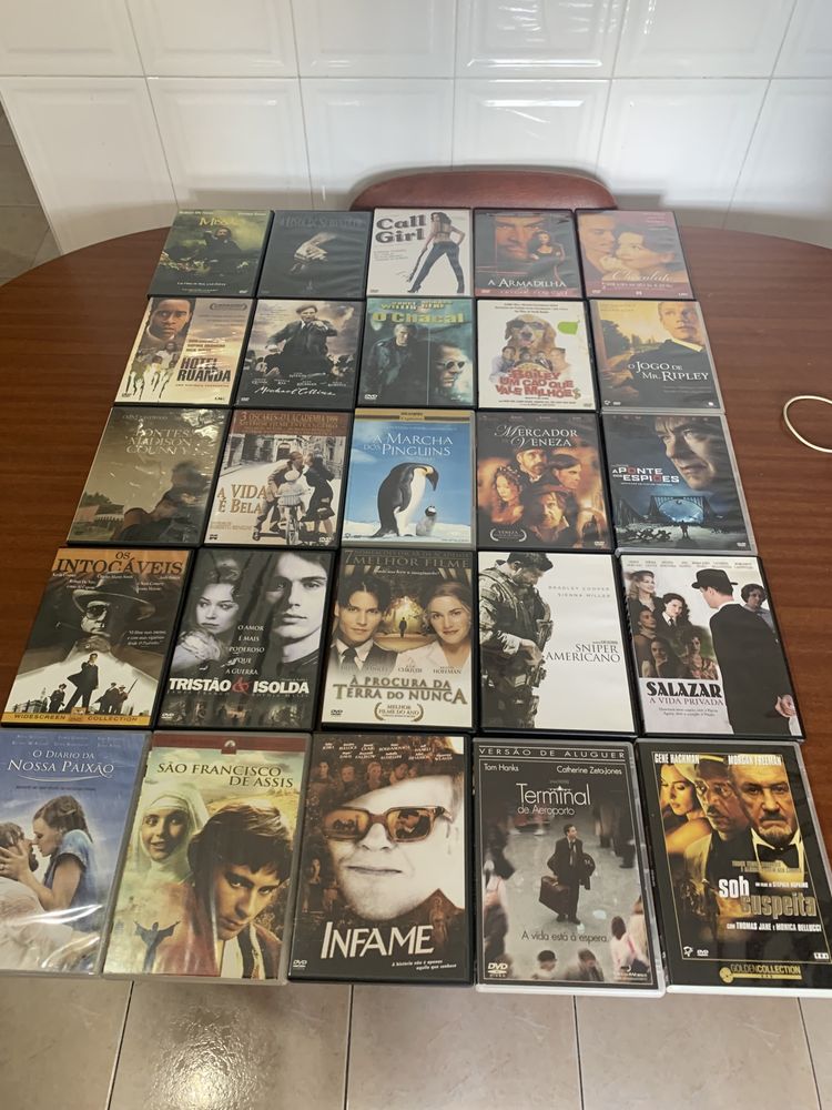 Vários DVDs de filmes e documentário
