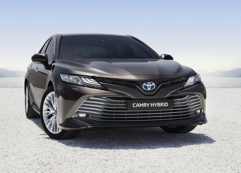 Аренда прокат Toyota Camry Hybrid гибрид