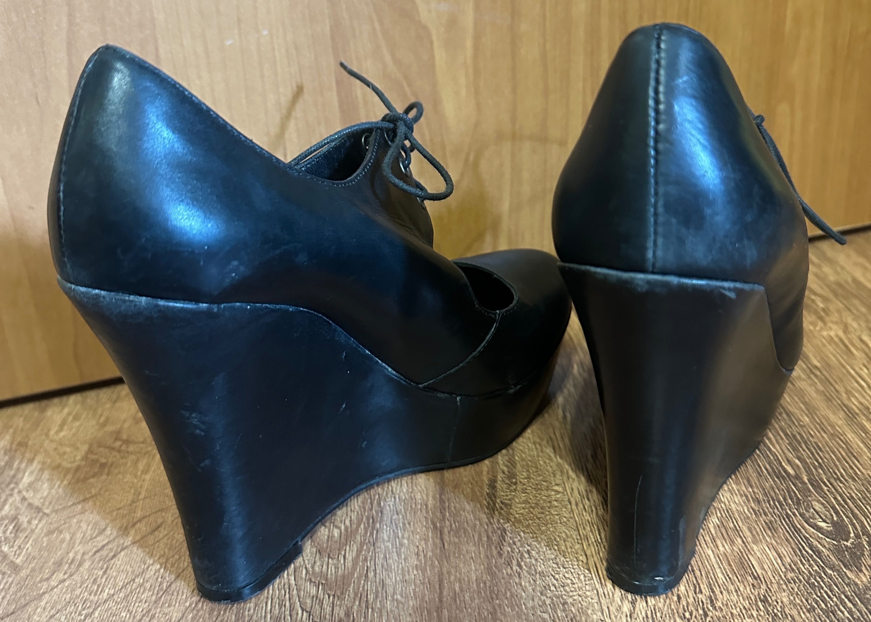 Czarne buty Simple 37 koturna wysoki obcas awangarda gothic wiązane