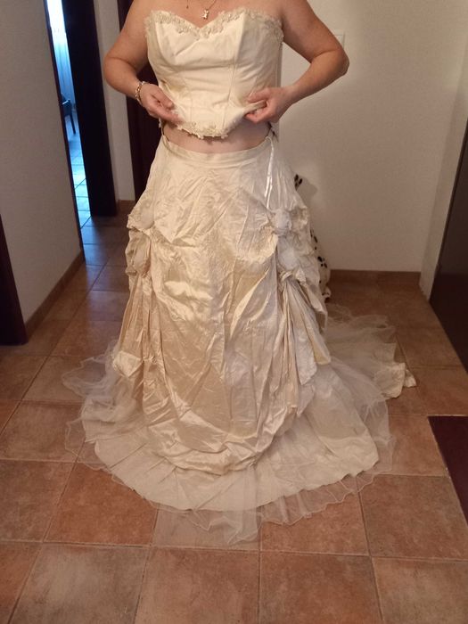 Courpete e saia de noiva