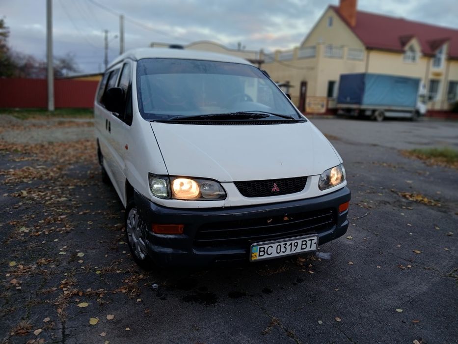 Бус в хорошому стані.Мітсубіші Л-400