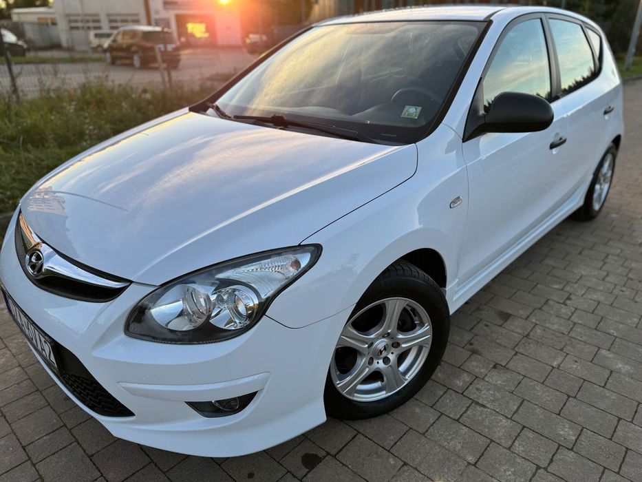 Hyundai I30 1.4 Benzyna Hatchback 5drzwi Jak Nowy